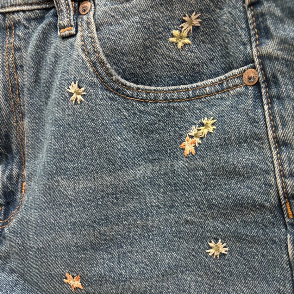 American Eagle Outfitters Blue Jean Shorts - Picture 2 of 4